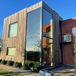 Renovering af hus - Montering af nye vinduer i Randers